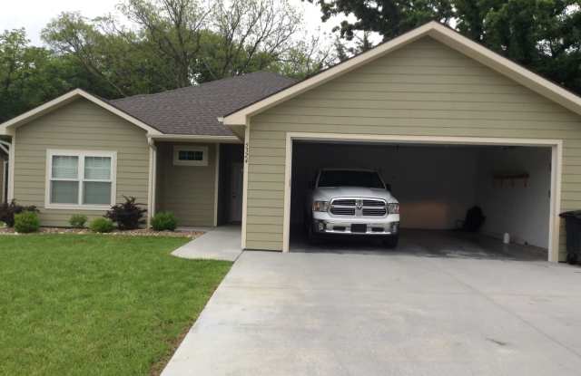 Quality Home Management - 5324 Stone Crest Drive, Manhattan, KS 66503