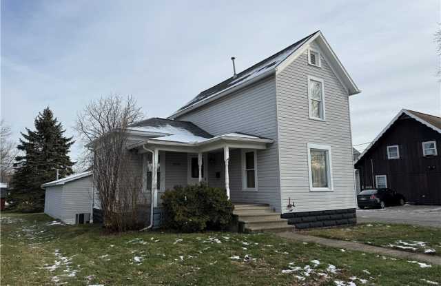 1013 Prospect Avenue NW - 1013 Prospect Street Northwest, New Philadelphia, OH 44663