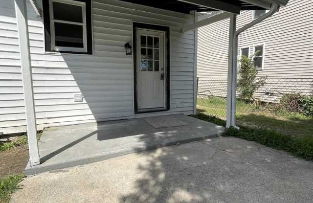1004 Woodlawn Avenue - B photos photos