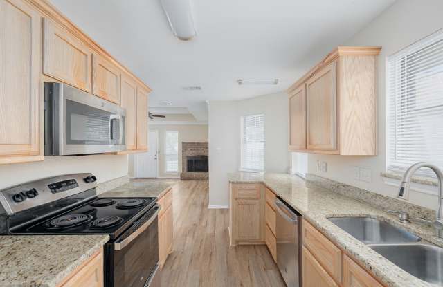1801 Park Pl Gallery 3