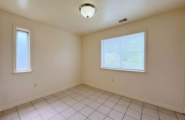 6802 PERRY PENNEY Drive Gallery 4