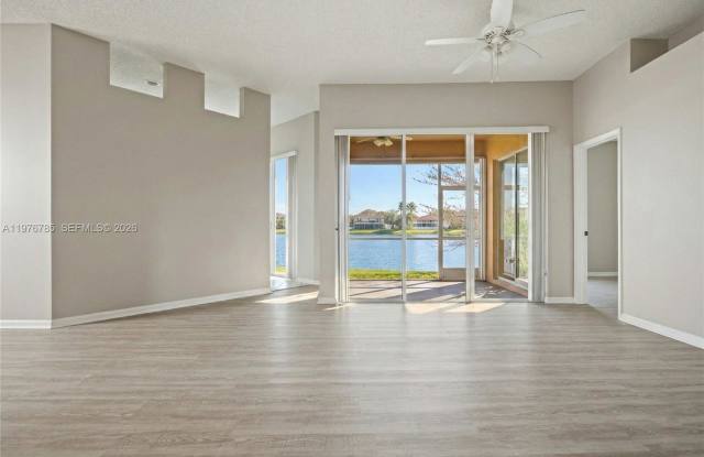 575 Southeast 29th Drive photos photos