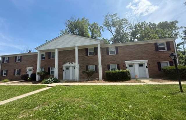 Spacious 2BR/1.5BA Townhome in Lawrence Township.  Beautiful Park like setting!! Gallery 1