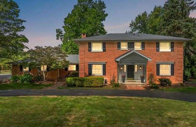 3340 Kernway Drive - 3340 Kernway Street, Oakland County, MI 48304