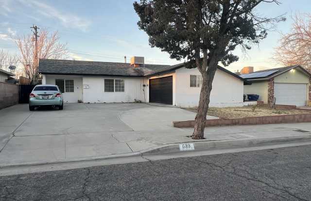 633 E Oldfield Street photos photos