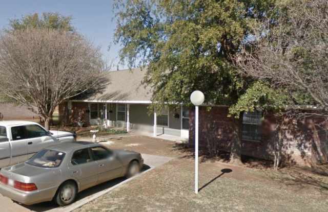 4600 Woodland Ave. Gallery 4