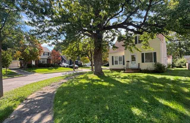 1276 Oakland Dr Gallery 1