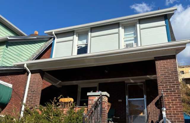 5 Potential Bedroom, 2 Kitchens, 2 Bath Available 7/1 NEAR CAMPUS!!!! - 337 Coltart Avenue, Pittsburgh, PA 15213