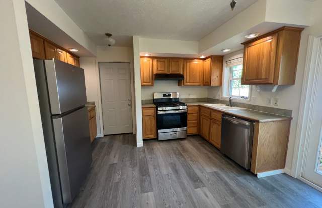 REMODELED 2 BEDROOM HOME IN HEART OF TRAVERSE CITY Gallery 4