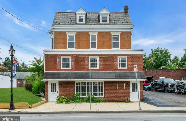 608 HUNTINGDON Pike Gallery 2