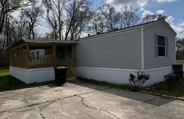 Charming 3 Bed, 2 Bath Home in Prairieville! photos photos