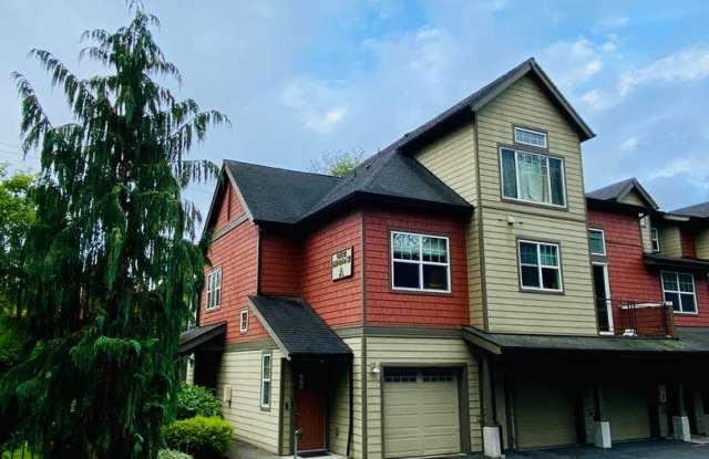Beautiful Corner Lot Condo- garage and extra parking space Gallery 1