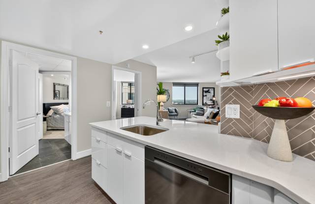 Richmond Square Apartments Gallery 4