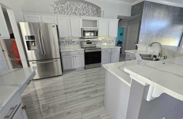 3401 SW San Benito St photos photos