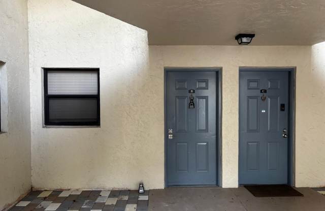 1515 LAKE CRYSTAL Drive Gallery 2