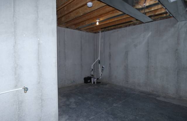 194 North Camelot Drive Gallery 3