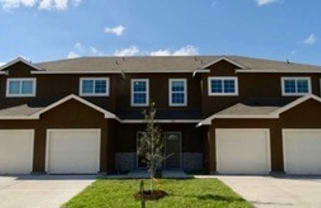 Beautiful 3 bedroom townhome located in Northeast San Antonio! photos photos