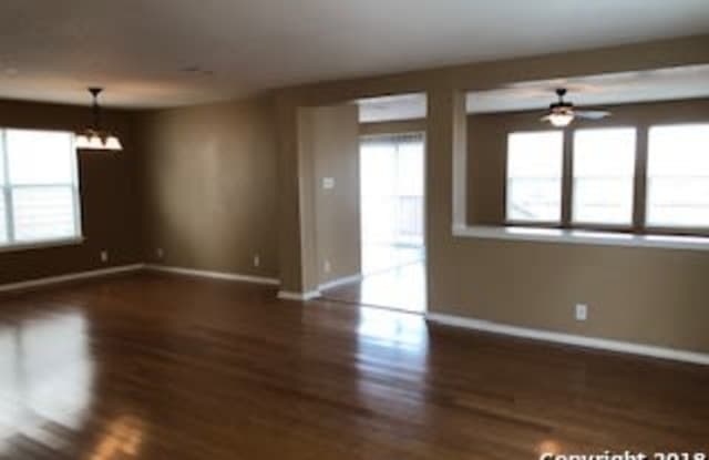 5563 Spring Walk Gallery 4