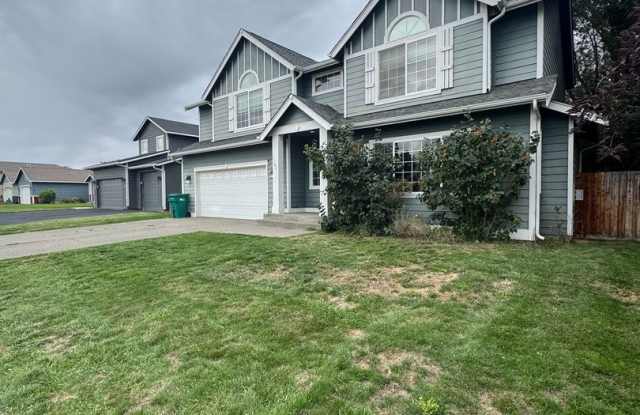 HUGE PET FRIENDLY Rental Gallery 3