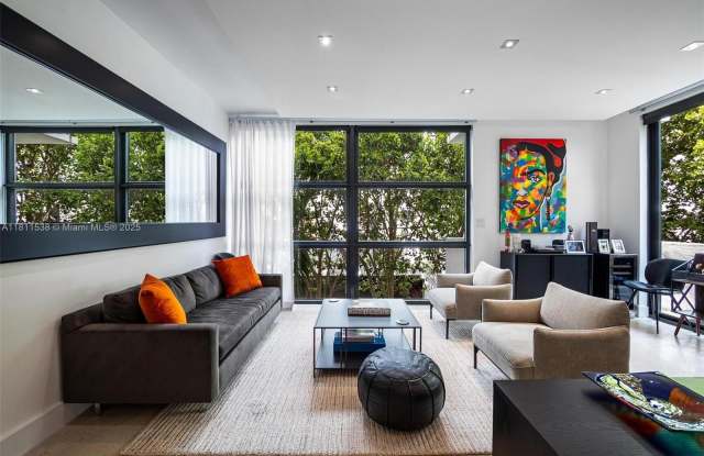 1024 Lenox Ave photos photos