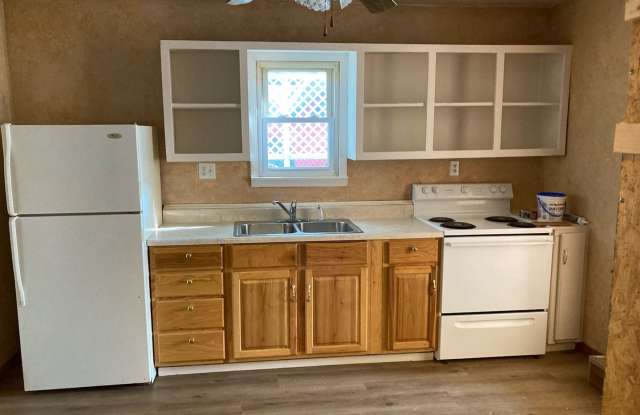 2 BEDROOM 1 BATHROOM HOUSE FOR RENT Gallery 1
