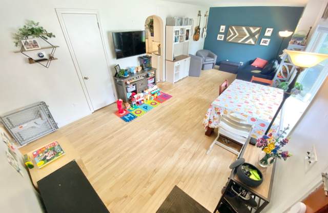 4 Bedroom Home in South Burlington VT Available NOW! photos photos