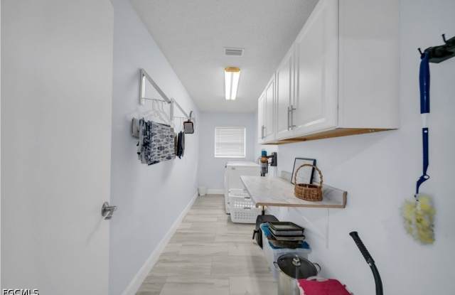 299 Rotonda Circle Gallery 4