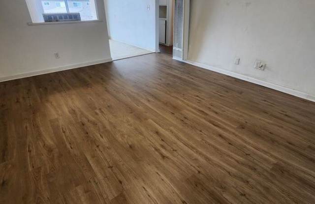 4436 Rosebud Lane Gallery 2