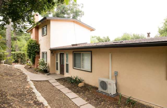 3 Bedroom 2 Bathroom Home in Mission Canyon photos photos