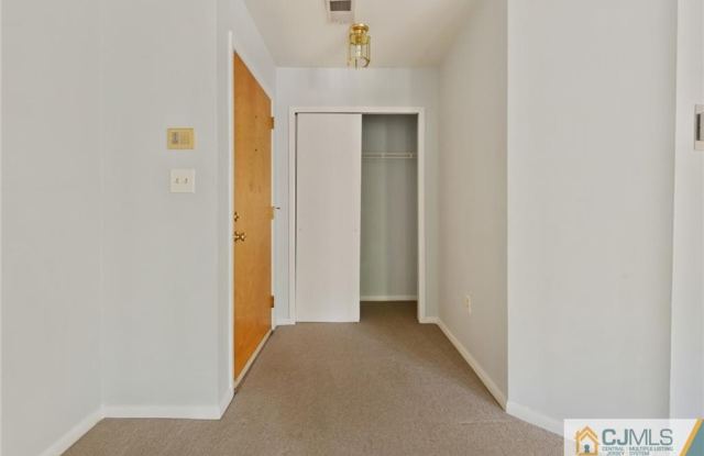 121 Rainier Court Gallery 3