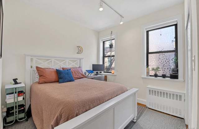 233 E 12TH Street Gallery 2