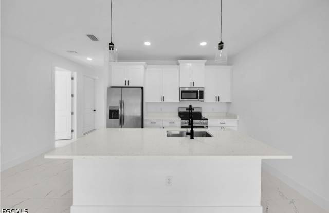 4744 27th St SW Gallery 4