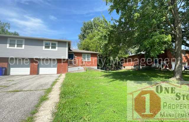 Stunning 3 bedroom, 2 bathroom duplex is Lee's Summit! photos photos