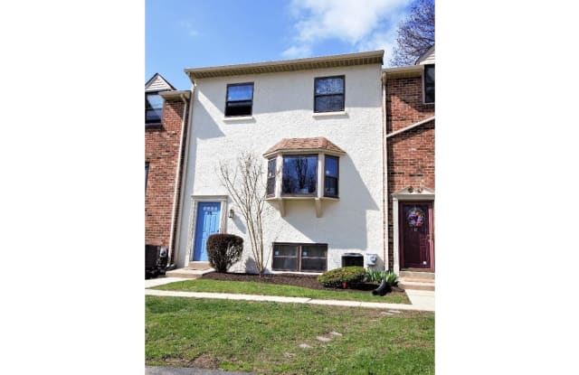 28 SILVER LAKE TERRACE - 28 Silver Lake Terrace, Morton, PA 19070