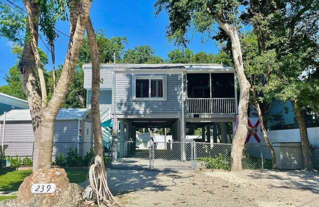 Fully furnished Cozy Coastal Villa with HEATED pool. Gallery 1