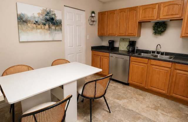 1433 Captains Walk Gallery 4