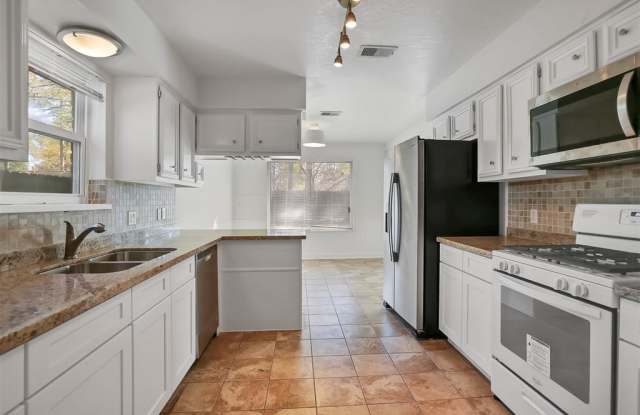 2102 Wickburn Drive - 2102 Wickburn Drive, Montgomery County, TX 77386