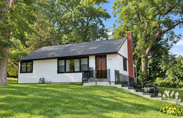 21334 W Pepper Drive Gallery 2