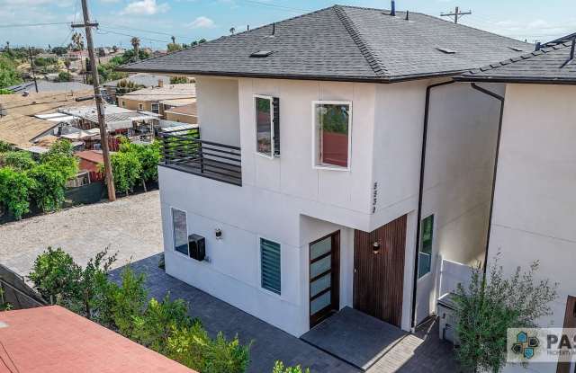 Newly Built Solar-Powered Home! Gallery 1