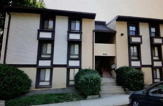 11651 STONEVIEW Square Gallery 1
