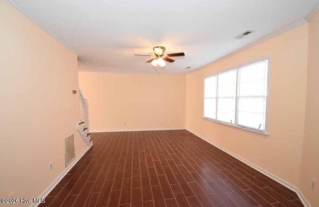 3828 Sterling Pointe Drive Gallery 2
