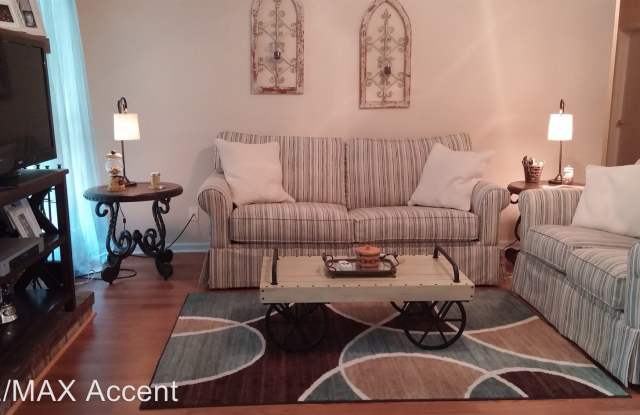 15 Lewis Dr. Gallery 2