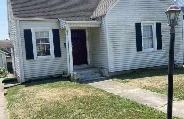 1747 Whitener St photos photos
