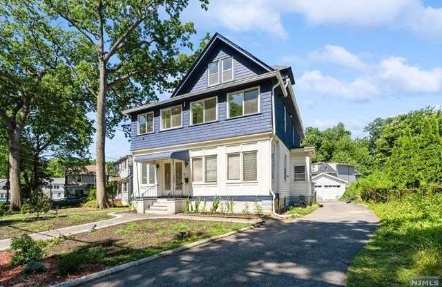 20 Belmont Street - 20 Belmont Street, Englewood, NJ 07631