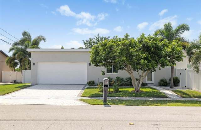 4524 RIVERWOOD Avenue Gallery 2