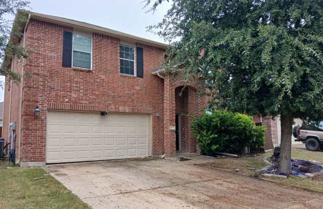 (50% OFF 1st MONTHS RENT WITH 2 YEAR LEASE) 2 Story House 4 Bedrooms, 2.5 Baths, 2 Car Garage in Lavon Texas - 517 Grant Lane, Lavon, TX 75166
