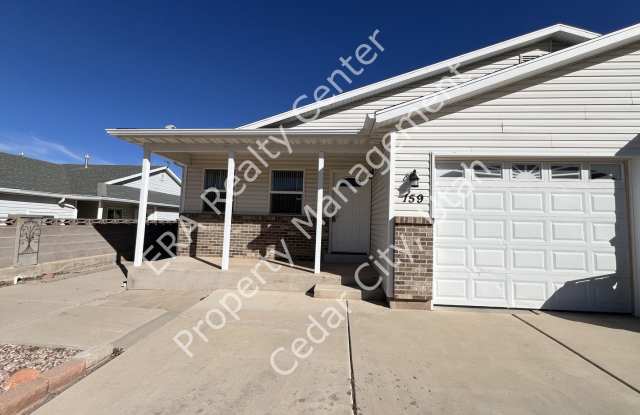 Move-In Bonus! 3 Bed - 2 Bath Twin Home photos photos