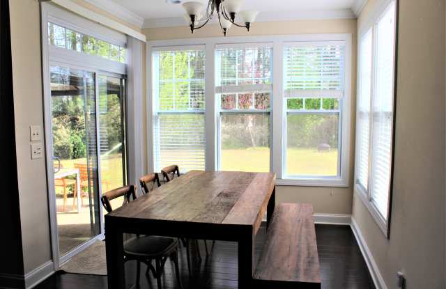 1012 Holland Bend Dr Gallery 4