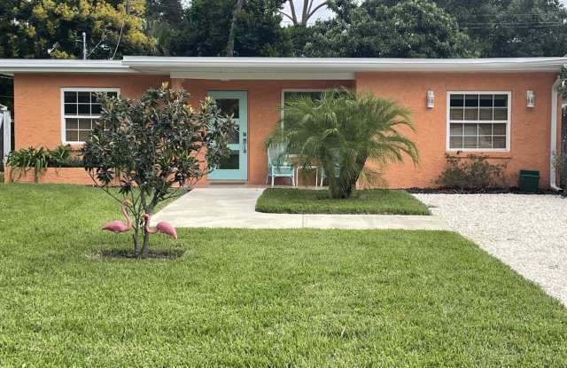 Charming 3Bed 2bath Nestled in the heart of Ormond Beach for $1695.00! - 717 Cordova Avenue, Volusia County, FL 32174