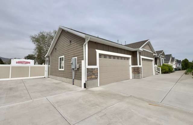 Remodeled 2 Bed / 1 Bath in West Valley – Bright, Modern & Move-In Ready with Parking photos photos